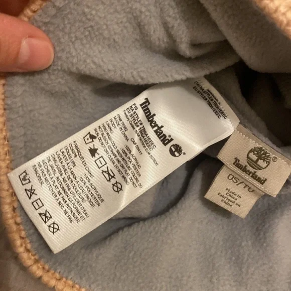 TIMBERLAND POM POM HAT . Very good condition - Picture 9 of 9